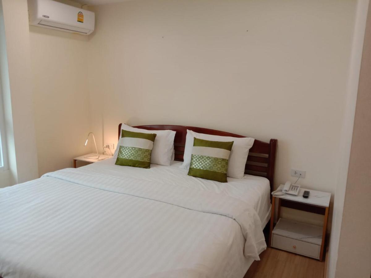 V Check Inn Sukhumvit 22 Bangkok Exterior photo