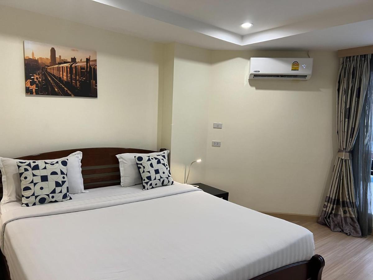V Check Inn Sukhumvit 22 Bangkok Exterior photo