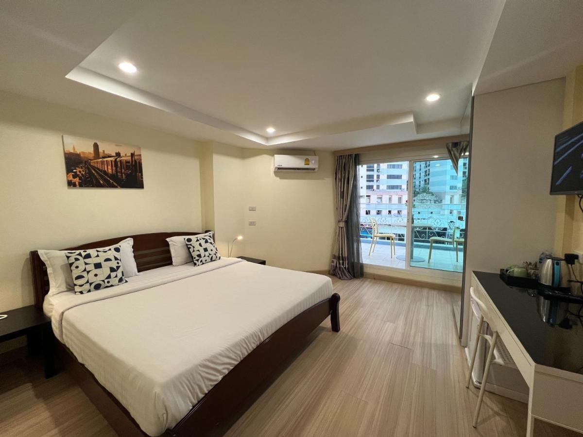 V Check Inn Sukhumvit 22 Bangkok Exterior photo