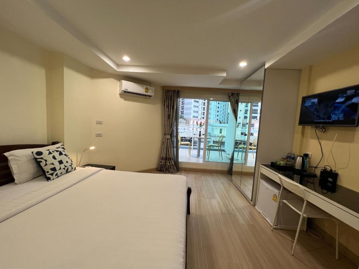 V Check Inn Sukhumvit 22 Bangkok Exterior photo