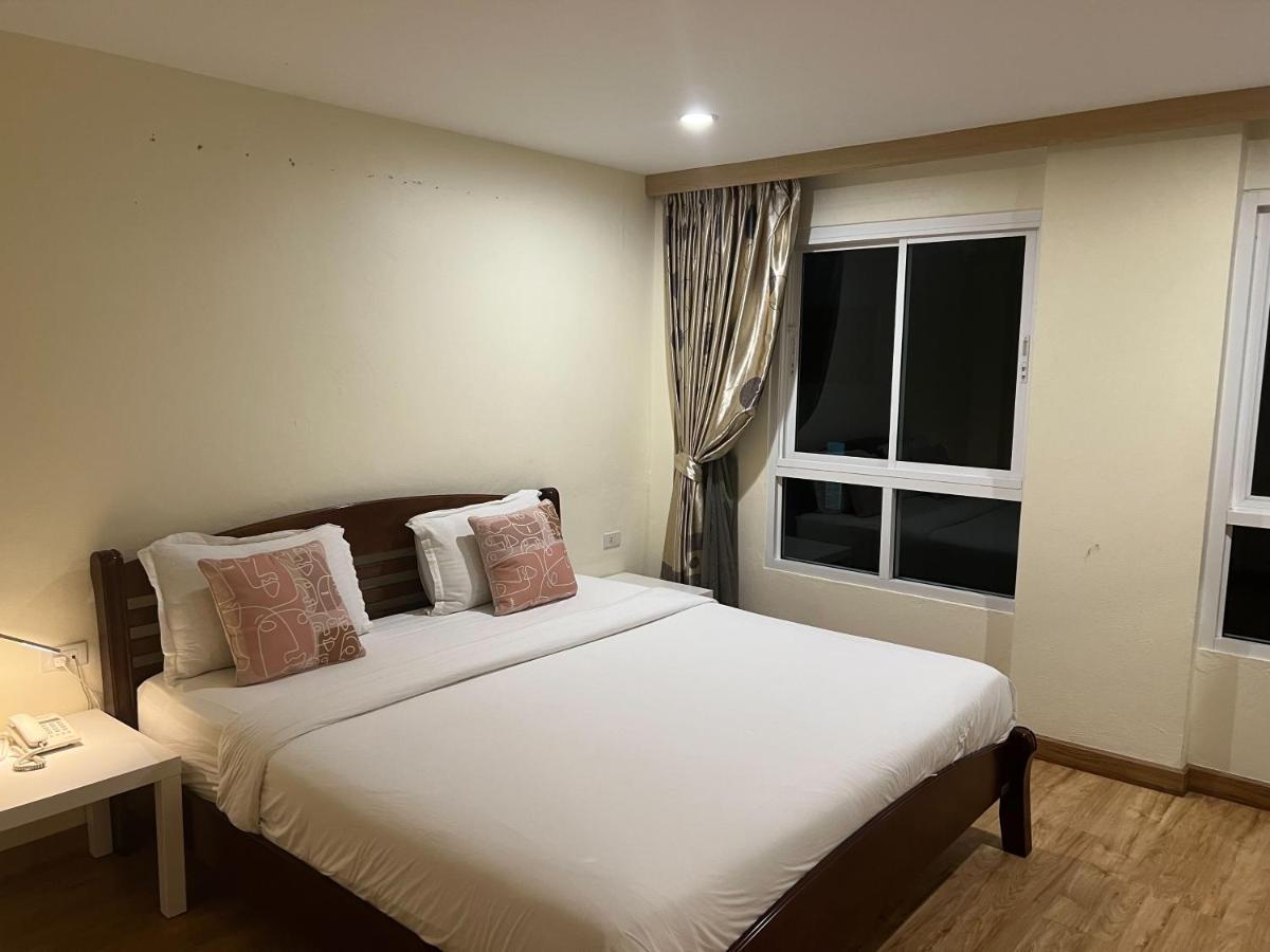 V Check Inn Sukhumvit 22 Bangkok Exterior photo