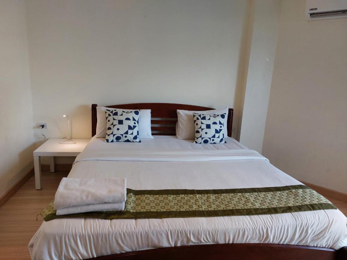V Check Inn Sukhumvit 22 Bangkok Exterior photo