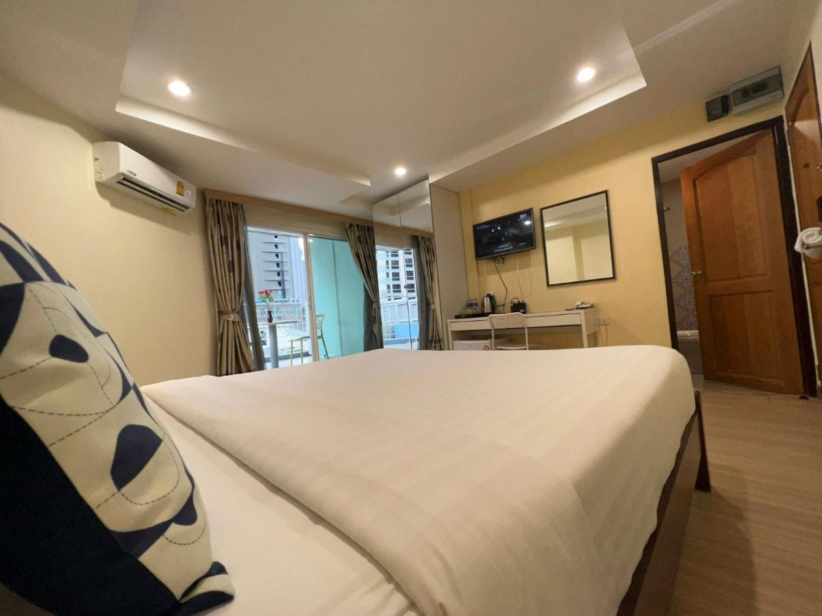 V Check Inn Sukhumvit 22 Bangkok Exterior photo