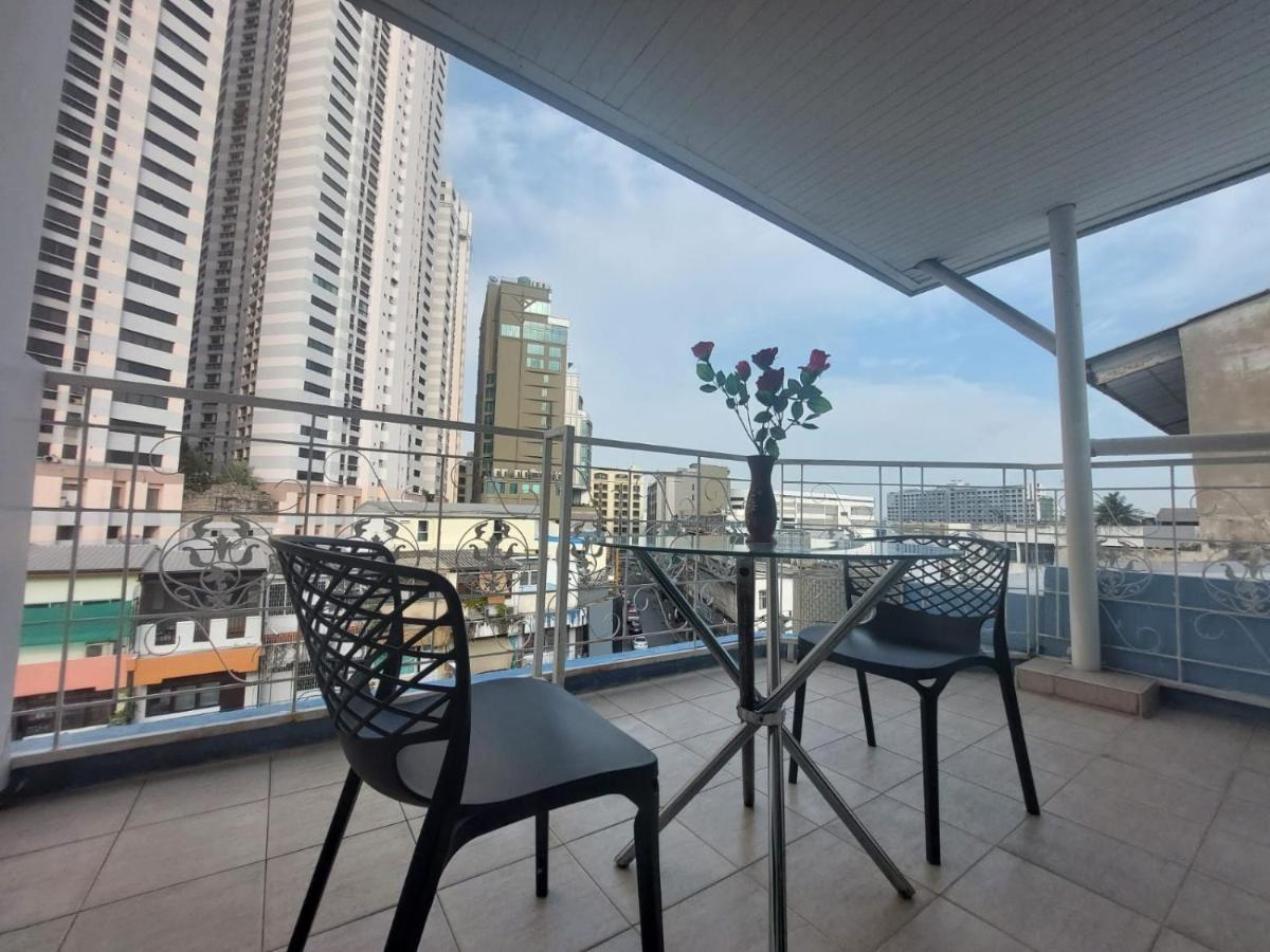 V Check Inn Sukhumvit 22 Bangkok Exterior photo