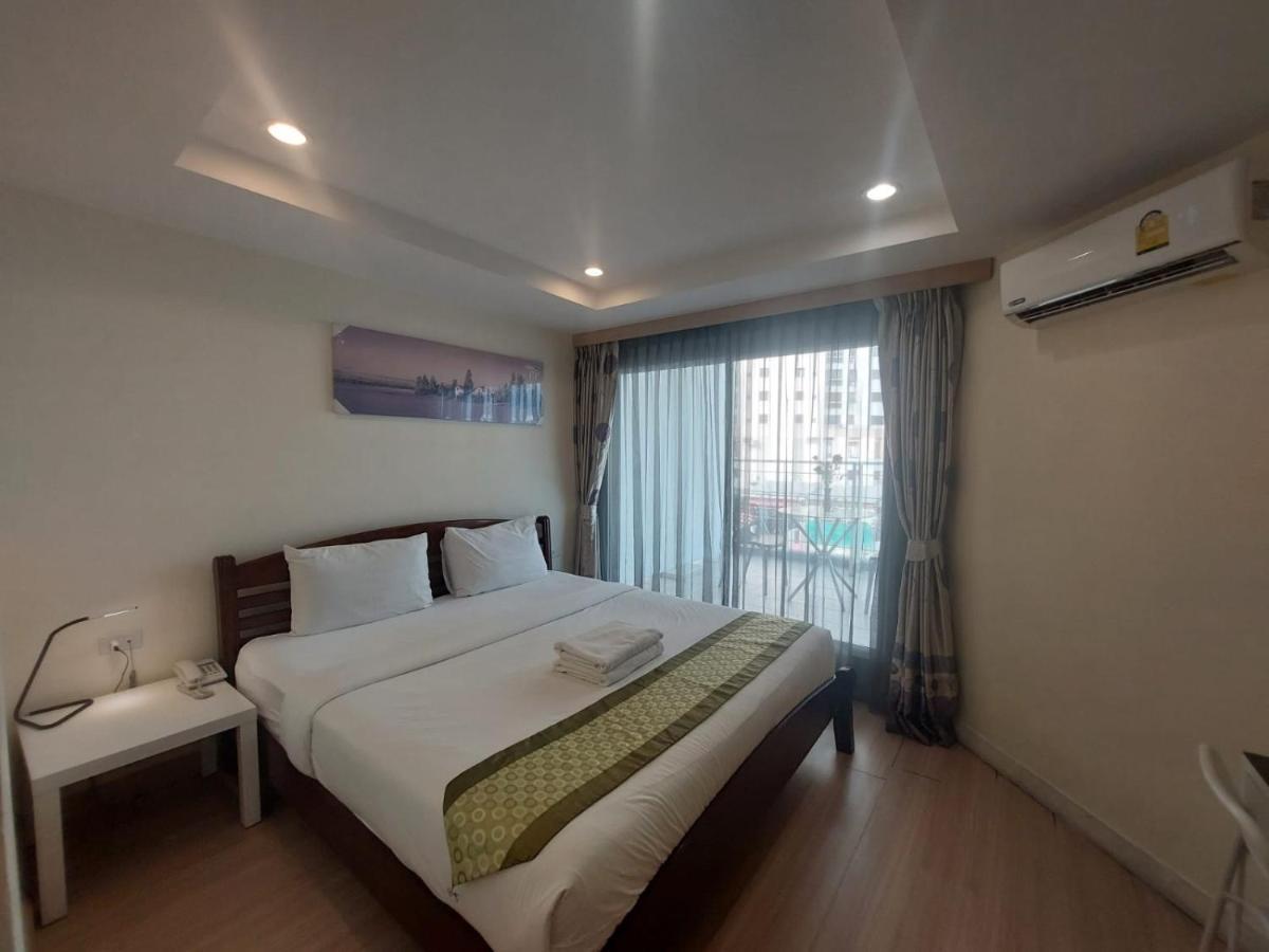 V Check Inn Sukhumvit 22 Bangkok Exterior photo