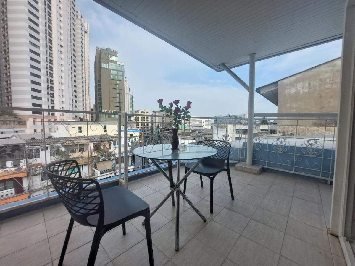 V Check Inn Sukhumvit 22 Bangkok Exterior photo