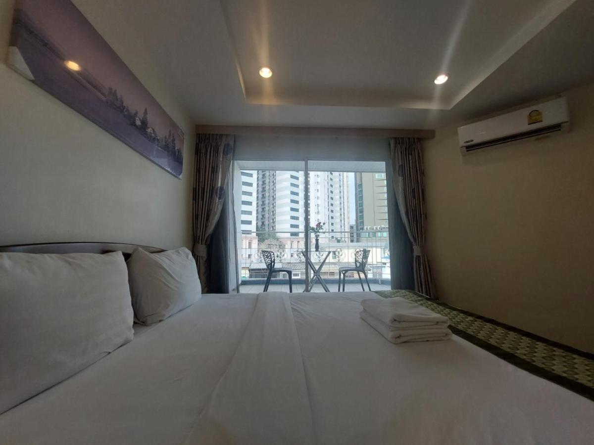 V Check Inn Sukhumvit 22 Bangkok Exterior photo