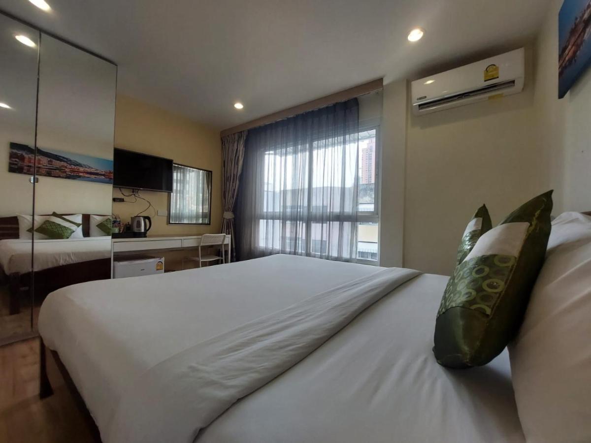 V Check Inn Sukhumvit 22 Bangkok Exterior photo