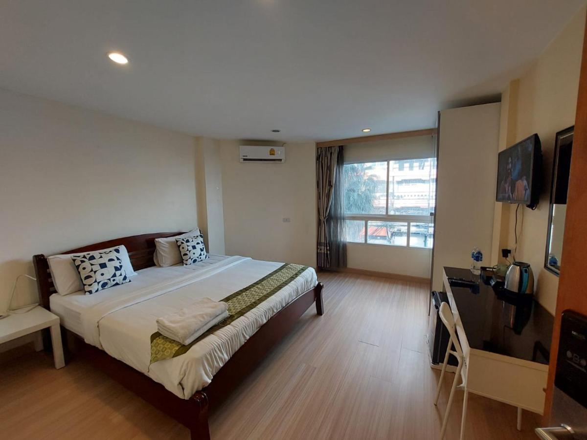 V Check Inn Sukhumvit 22 Bangkok Exterior photo